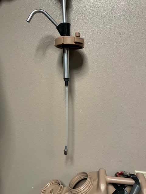 Hand pump dispenser 1.JPG