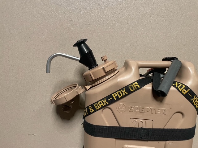 Hand pump dispenser 2.JPG